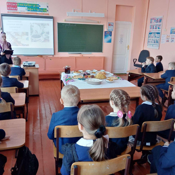 Праздник татарской культуры прошел в 1б классе.