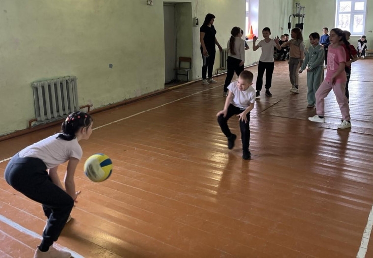Фестиваль дворовых игр прошел в Карсунской средней школе.
